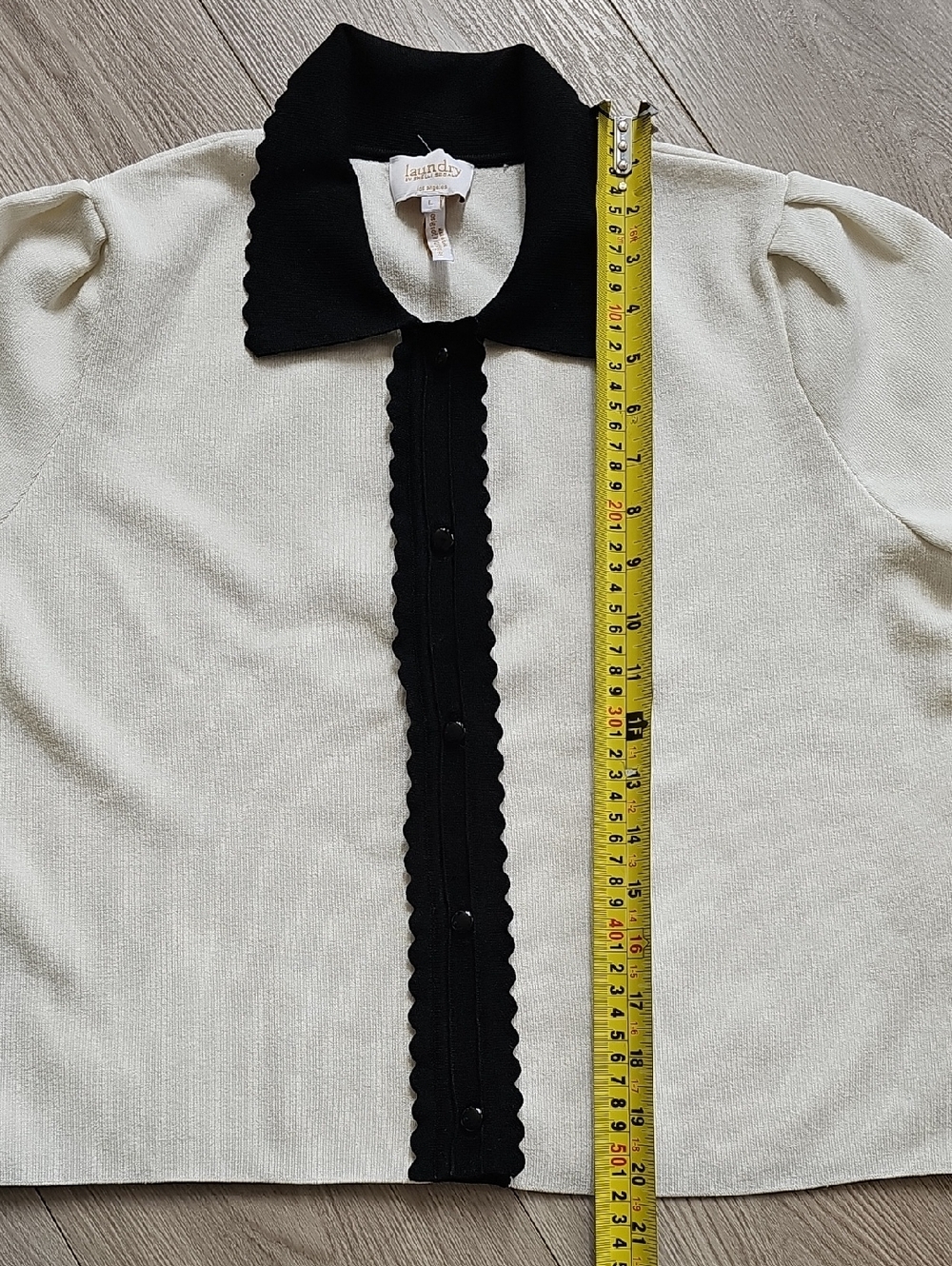 Laundry by Shelli Segal Scallop Detail Button Down Short Sleeve Sweater Blouse - Picture 15 of 16